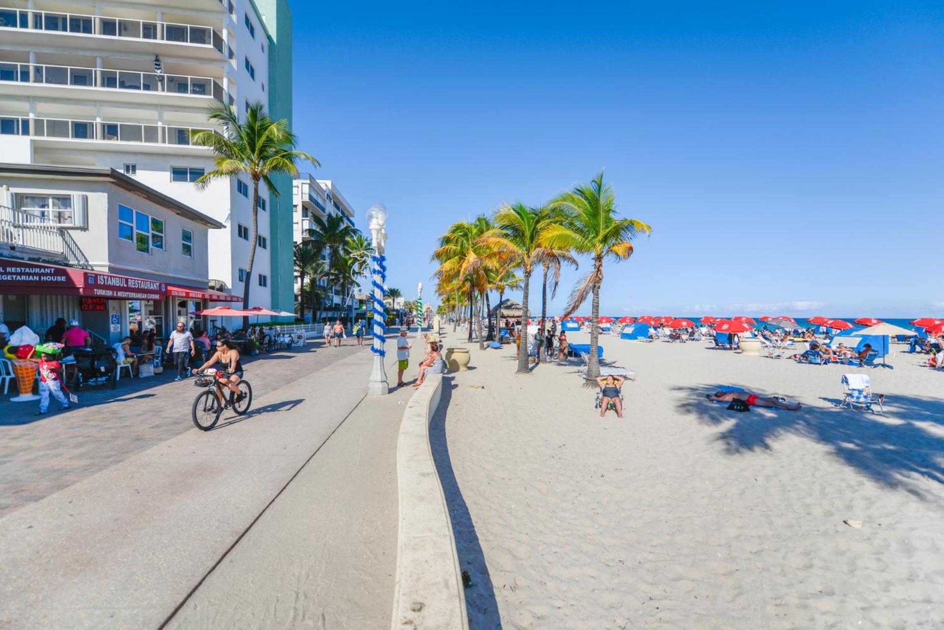 Fantastic Studio At The Beach With Parking&Pool - M43 Hollywood Eksteriør billede